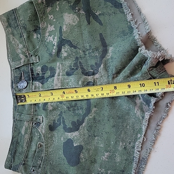 BDG High Rise Dree Cheeky size 24 - Picture 12 of 15